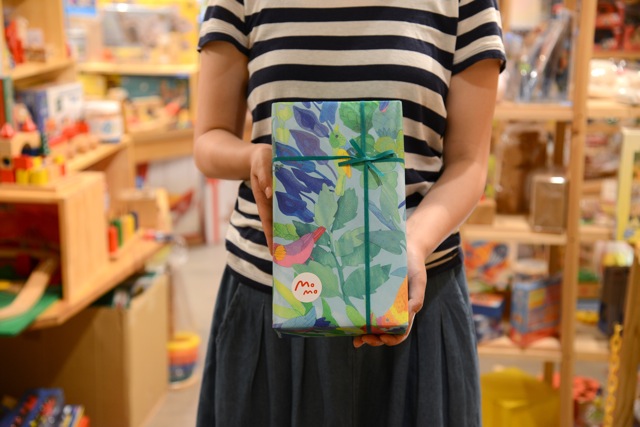 sonettgiftbox_wrapping_1.jpg