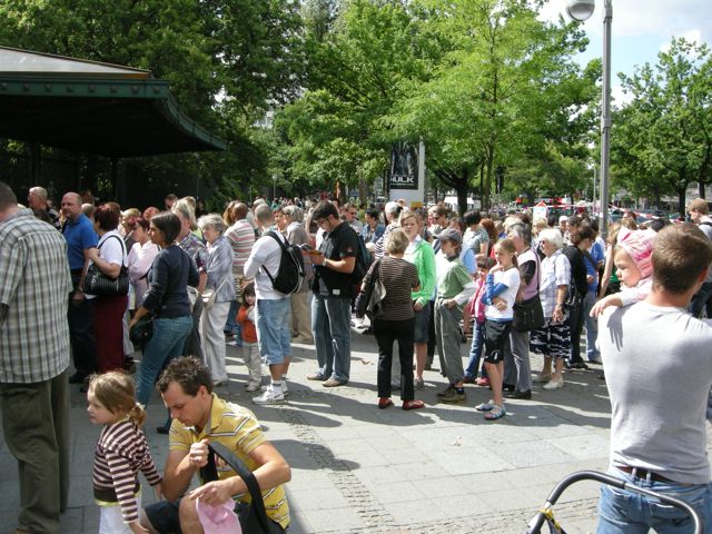 berlinzoo_entrance.jpg