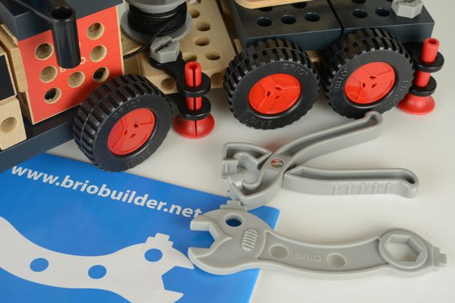 builder_firetruck_momo.jpg
