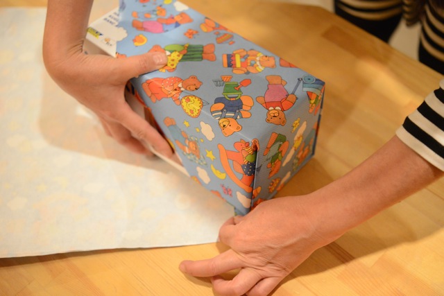 momo_giftwrapping7.jpg