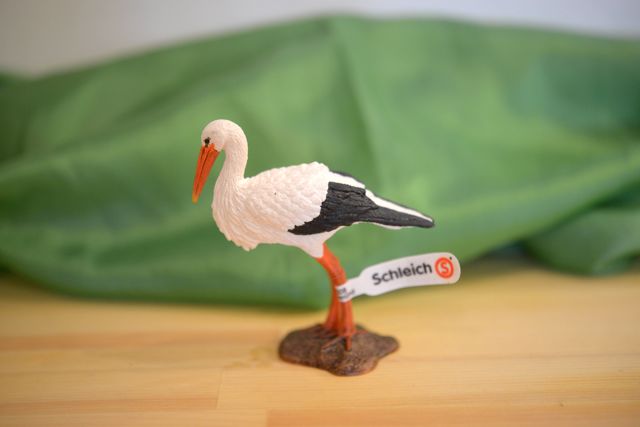 schleich_kounotori_640.jpg